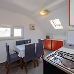 Crowonder Lucky House With Pool And Patio 30 Meters From The Appartamento