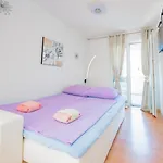 Appartamento Crowonder Lucky House With Pool And Patio 30 Meters From The *