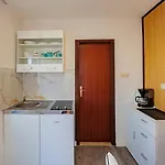 Crowonder Lucky House With Pool And Patio 30 Meters From The *