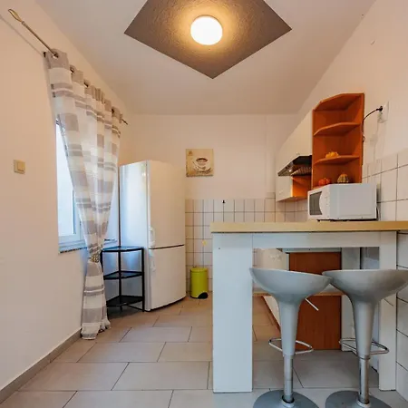 Crowonder Lucky House With Pool And Patio 30 Meters From The דירה *