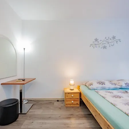Apartman Crowonder Lucky House With Pool And Patio 30 Meters From The Zára