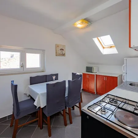 Crowonder Lucky House With Pool And Patio 30 Meters From The דירה