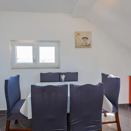 דירה Crowonder Lucky House With Pool And Patio 30 Meters From The *