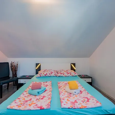 Crowonder Lucky House With Pool And Patio 30 Meters From The * זאדאר