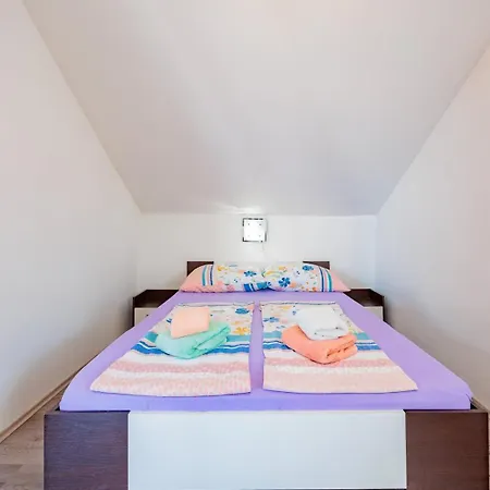 Crowonder Lucky House With Pool And Patio 30 Meters From The דירה