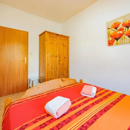 Crowonder Lucky House With Pool And Patio 30 Meters From The דירה זאדאר