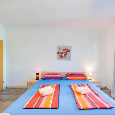 דירה Crowonder Lucky House With Pool And Patio 30 Meters From The *