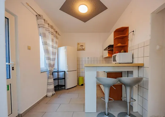 Crowonder Lucky House With Pool And Patio 30 Meters From The Apartmán *