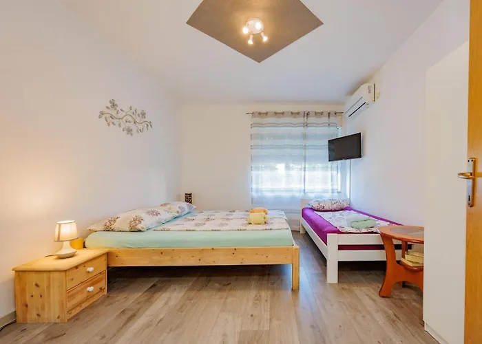 Crowonder Lucky House With Pool And Patio 30 Meters From The * Zadar
