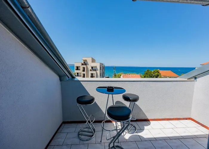 Crowonder Lucky House With Pool And Patio 30 Meters From The Apartman *