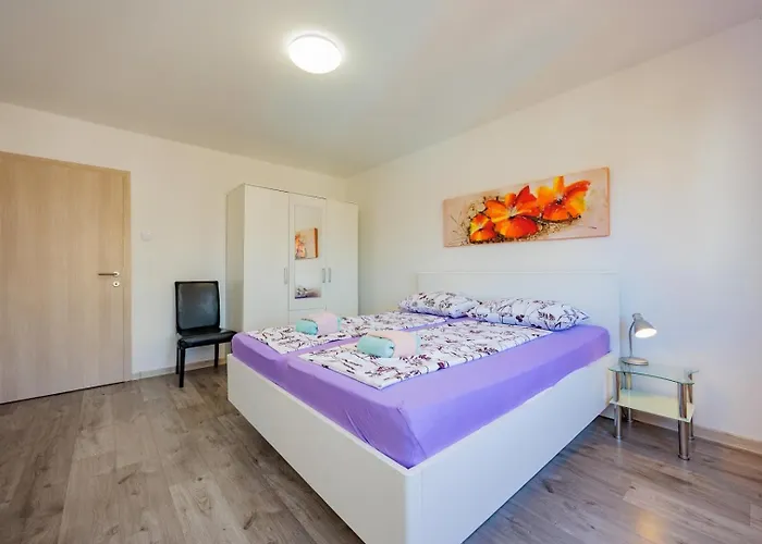 Crowonder Lucky House With Pool And Patio 30 Meters From The Zadar