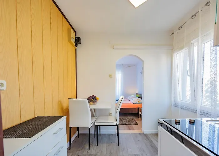 Crowonder Lucky House With Pool And Patio 30 Meters From The Apartmán Zadar