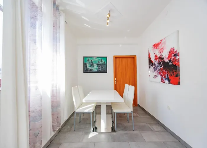 Apartmán Crowonder Lucky House With Pool And Patio 30 Meters From The