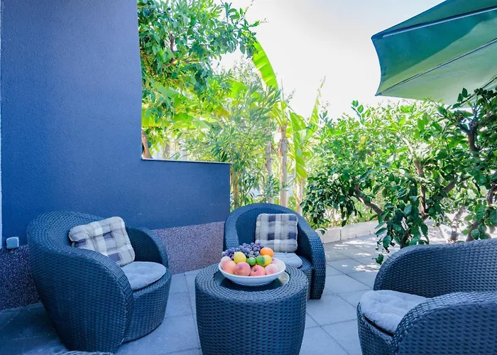 Crowonder Lucky House With Pool And Patio 30 Meters From The Zára