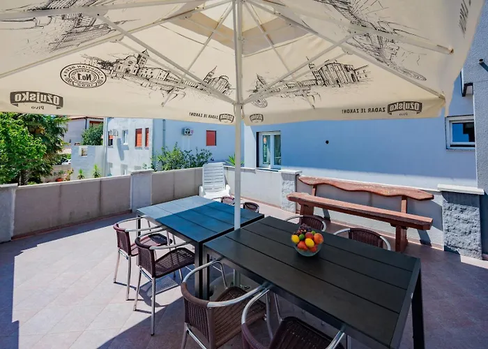 Apartman Crowonder Lucky House With Pool And Patio 30 Meters From The *