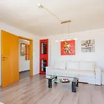 Crowonder Lucky House With Pool And Patio 30 Meters From The 아파트 자다르