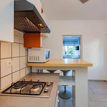 Crowonder Lucky House With Pool And Patio 30 Meters From The 扎达尔