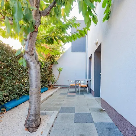 Crowonder Lucky House With Pool And Patio 30 Meters From The Apartamento