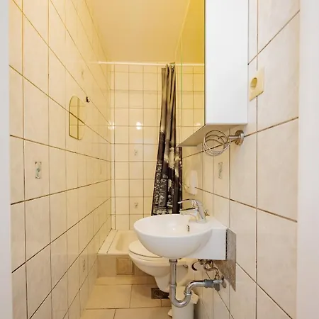 公寓 Crowonder Lucky House With Pool And Patio 30 Meters From The *