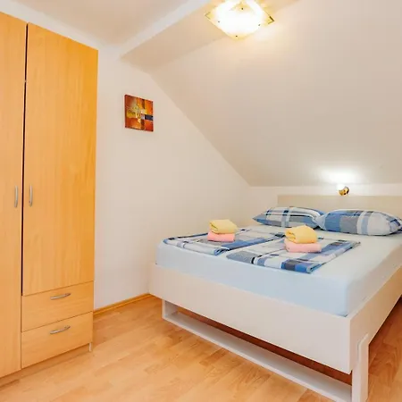 公寓 Crowonder Lucky House With Pool And Patio 30 Meters From The 扎达尔