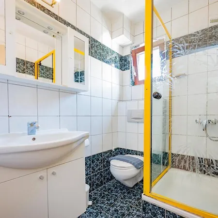 公寓 Crowonder Lucky House With Pool And Patio 30 Meters From The