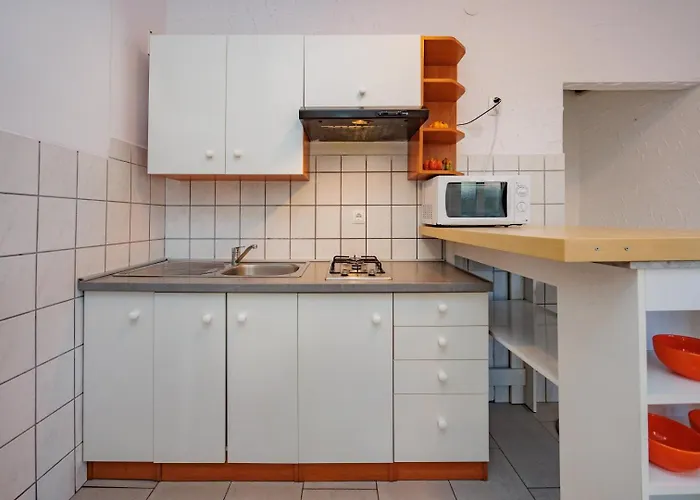 Crowonder Lucky House With Pool And Patio 30 Meters From The *