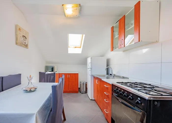 Apartman Crowonder Lucky House With Pool And Patio 30 Meters From The