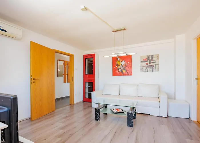 Crowonder Lucky House With Pool And Patio 30 Meters From The Apartman Zadar