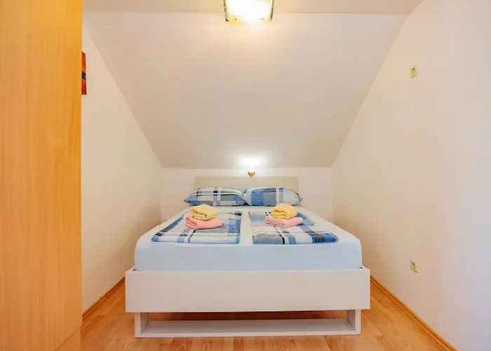 Crowonder Lucky House With Pool And Patio 30 Meters From The *