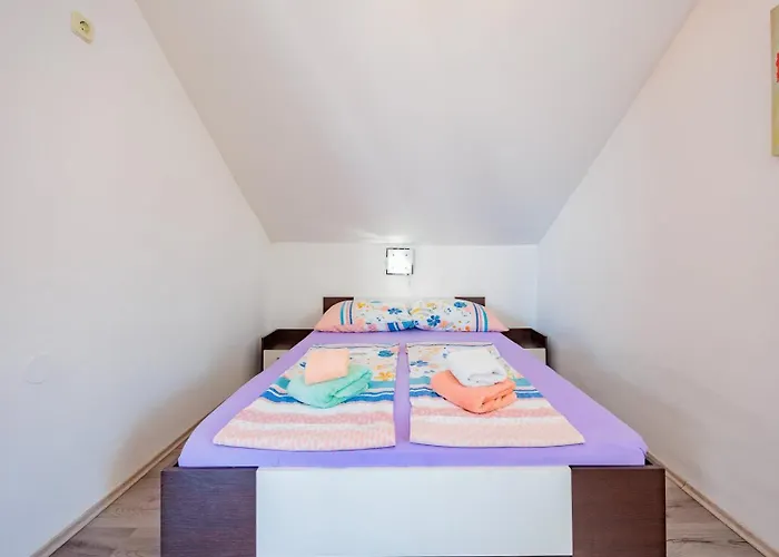Crowonder Lucky House With Pool And Patio 30 Meters From The Apartman