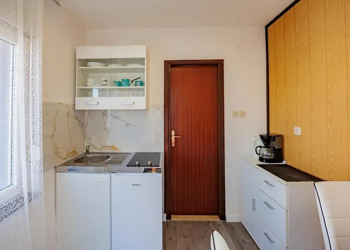 Crowonder Lucky House With Pool And Patio 30 Meters From The *