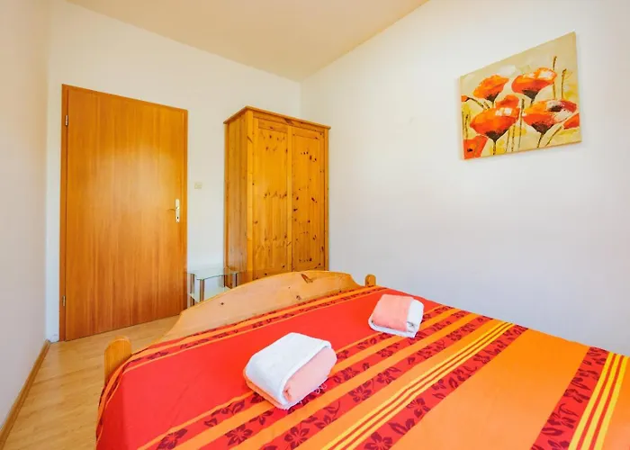 Crowonder Lucky House With Pool And Patio 30 Meters From The Διαμέρισμα Ζαντάρ