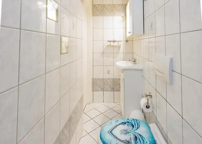 Crowonder Lucky House With Pool And Patio 30 Meters From The *