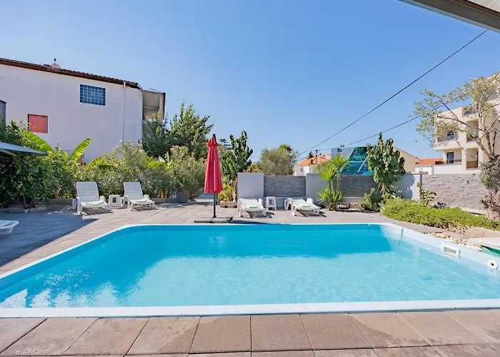 Διαμέρισμα Crowonder Lucky House With Pool And Patio 30 Meters From The *